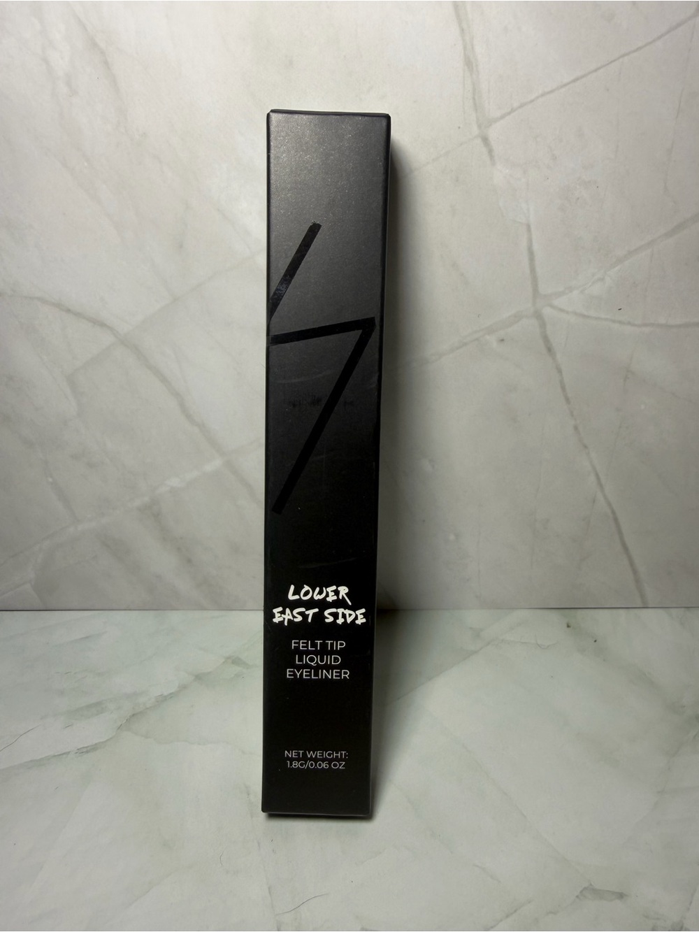 Les Beauty Felt Tip Eyeliner in Black